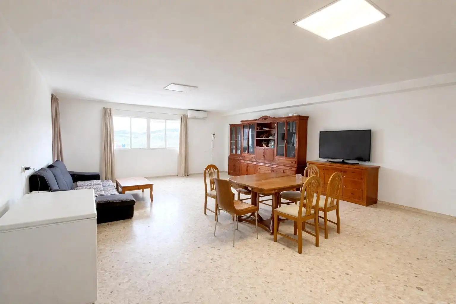 Wohnzimmer von Fabrikhallen zum Verkauf in Sagunto / Sagunt