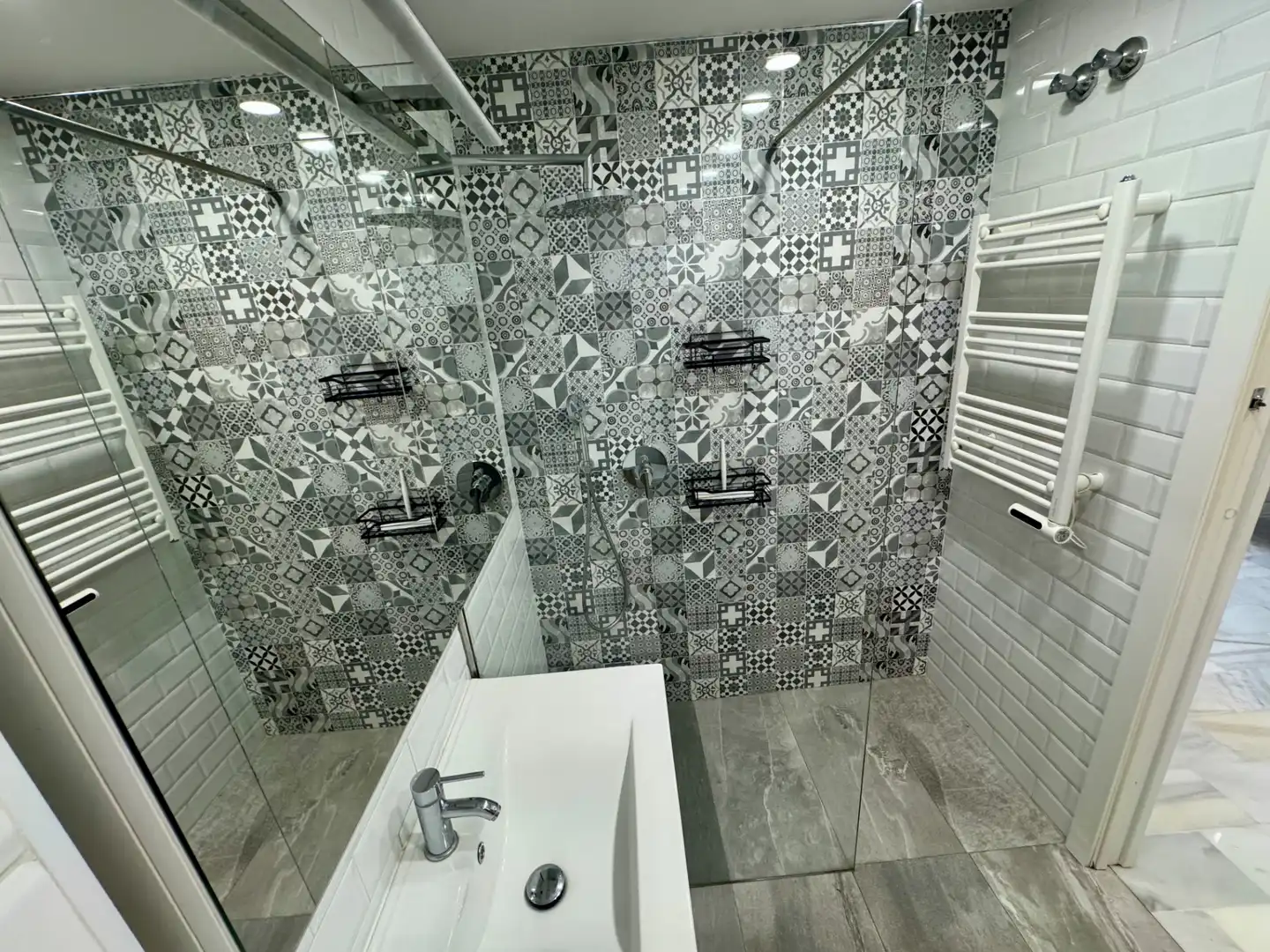 Baño de Piso en venta en Estepona con Aire acondicionado, Calefacción y Terraza