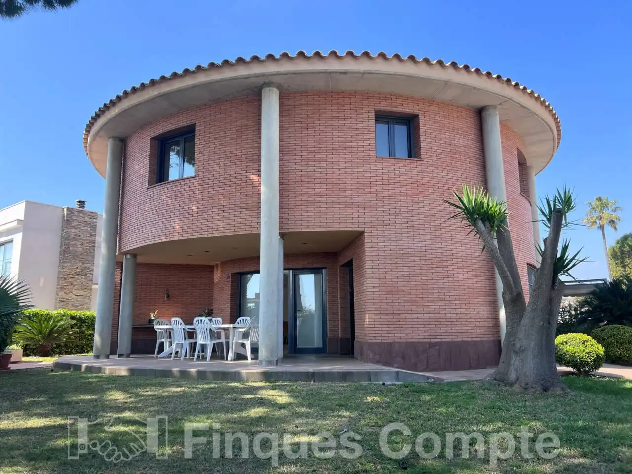 Houses for sale in Calle Montblanc, Roda de Berà