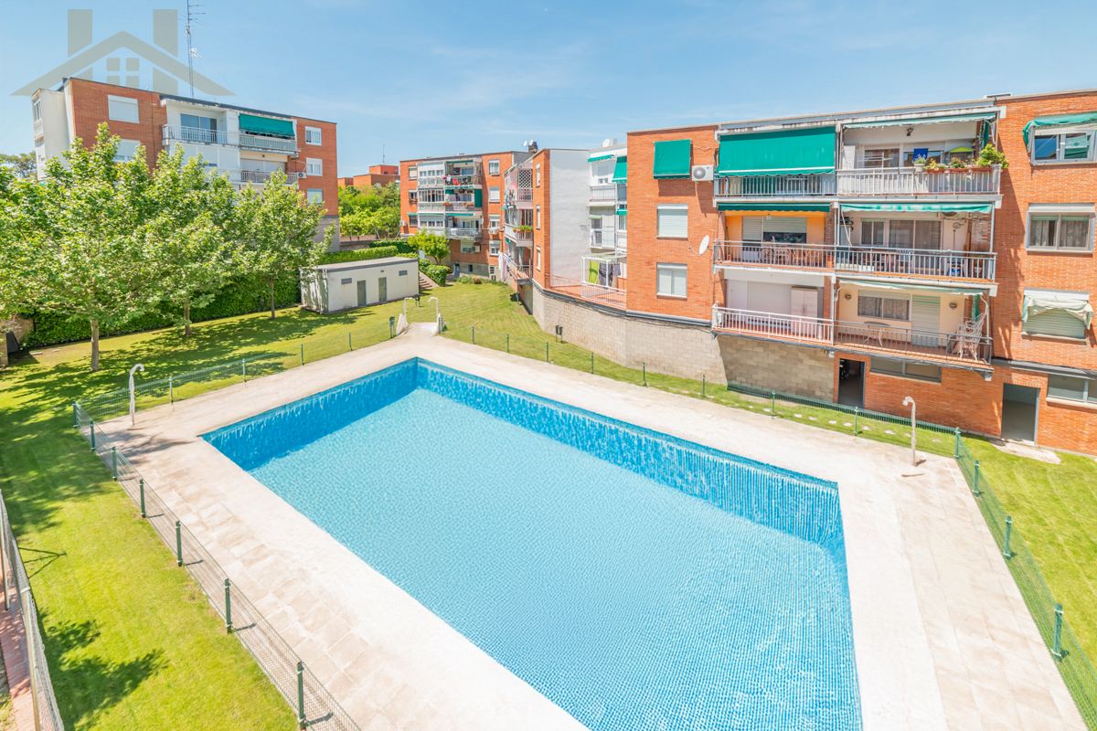 Piscina de Pis en venda en Navalcarnero amb Aire condicionat, Calefacció i Terrassa
