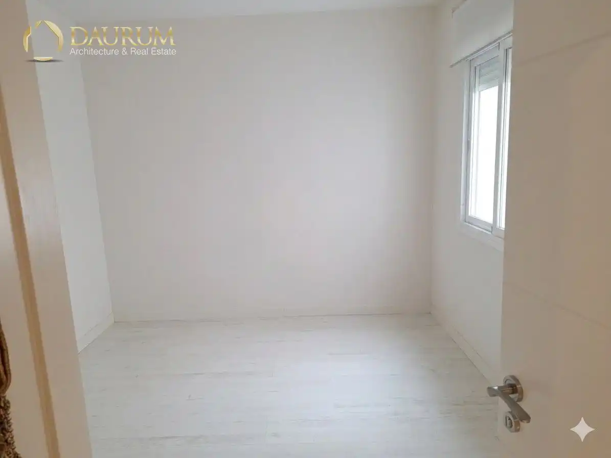 Bedroom of Flat for sale in Sevilla  with Air Conditioner, Heating and Terrace