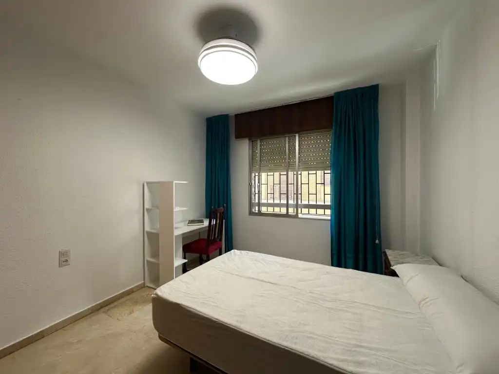 Bedroom of Flat for rent in Córdoba