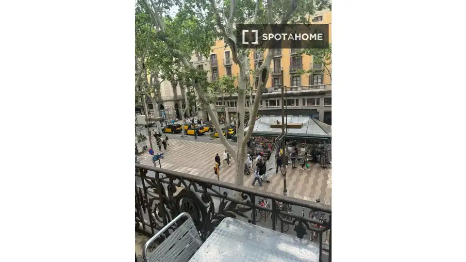 Außenansicht von Wohnung zur Miete in Barcelona mit Klimaanlage, Heizung und Möbliert