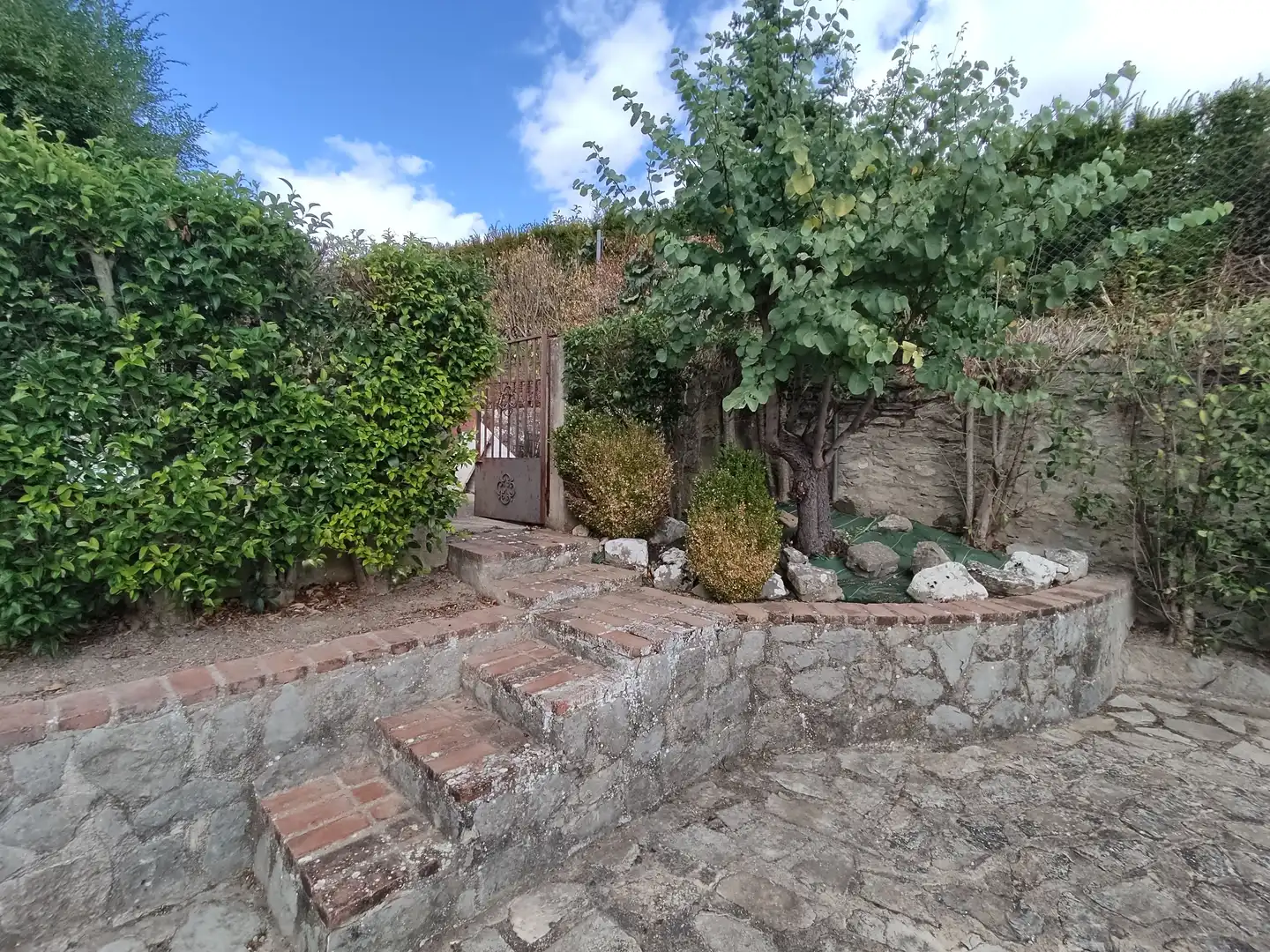 Jardí de Casa o xalet en venda en Iruña Oka / Iruña de Oca amb Jardí privat, Traster i Piscina