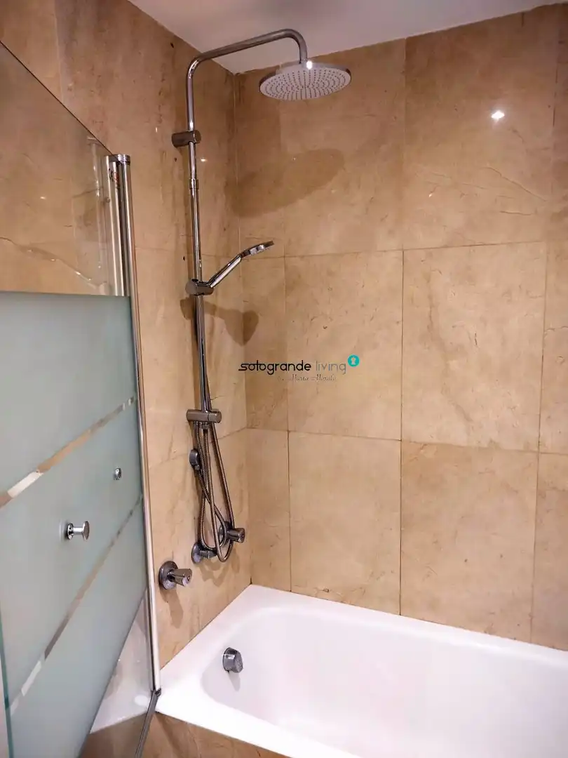 Bathroom of Apartments for sale in Sotogrande  with Air Conditioner, Heating and Furnished