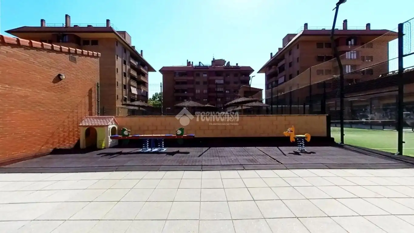 Exterior view of Flat for sale in Alcalá de Henares  with Air Conditioner, Terrace and Storage room