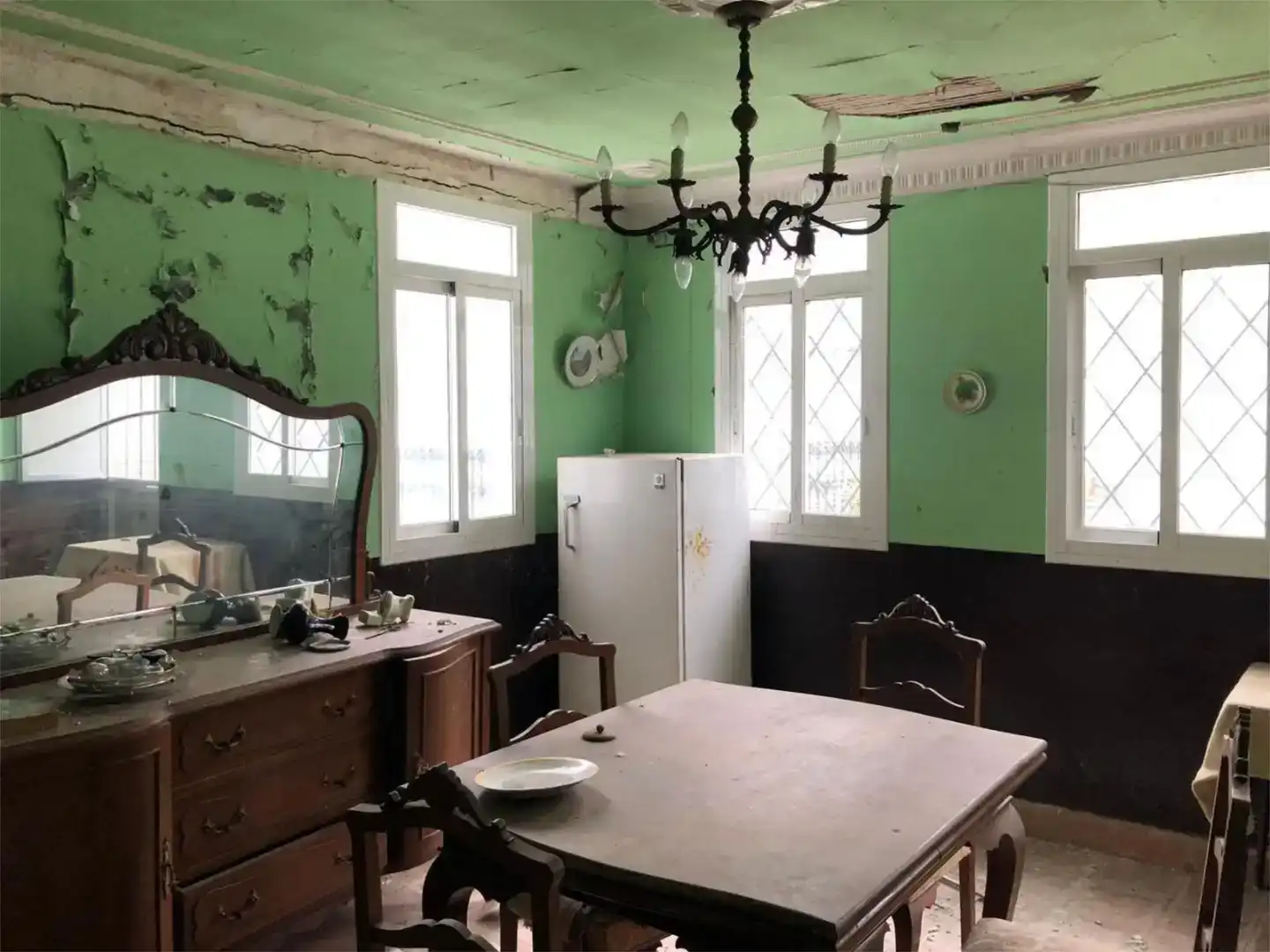 Esszimmer von Country house zum Verkauf in Neda