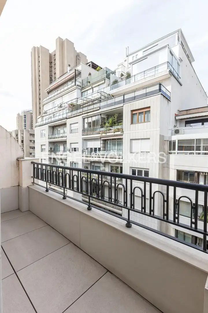 Vista exterior de Ático de alquiler en Madrid con Aire acondicionado, Calefacción y Terraza