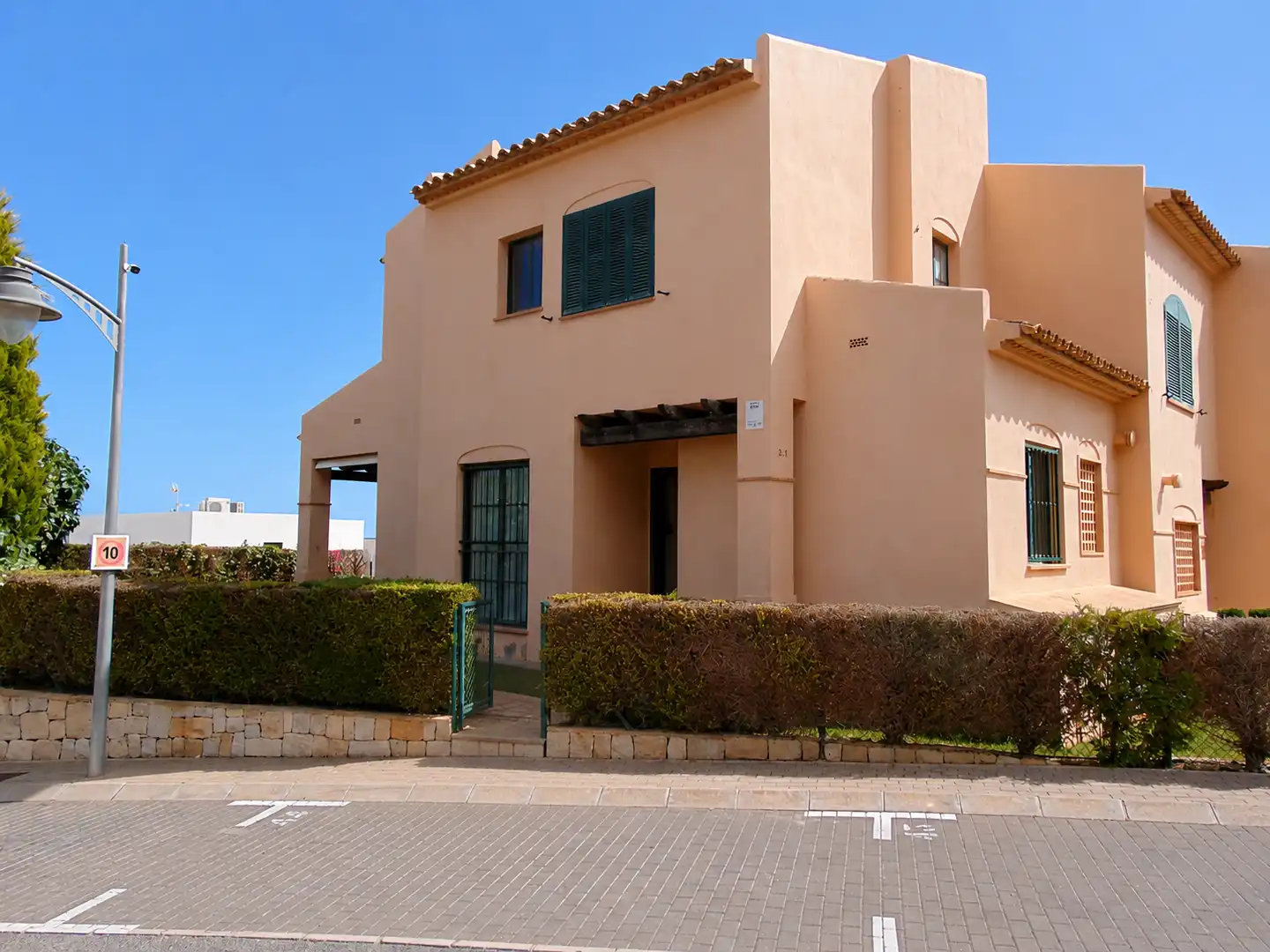 Casa adosada de lloguer a Golf Bahía