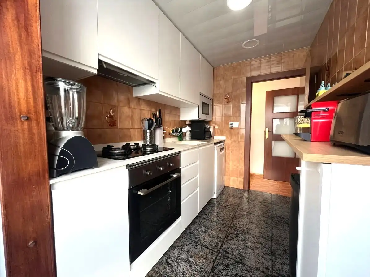 Kitchen of Flat for sale in Cornellà de Llobregat  with Air Conditioner, Furnished and Oven