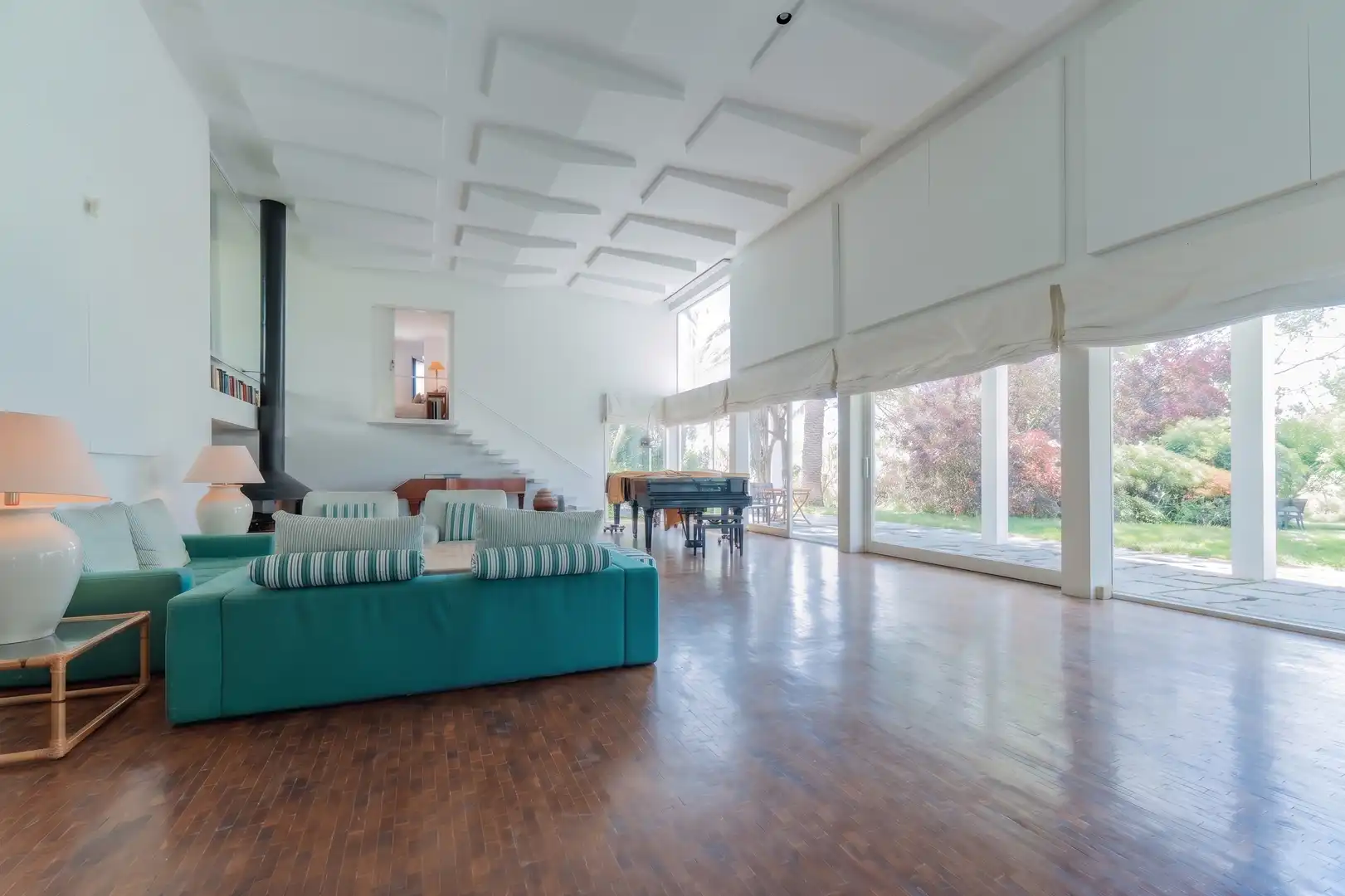Sala d'estar de Finca rústica en venda en San Bartolomé de Tirajana amb Calefacció, Jardí privat i Parquet