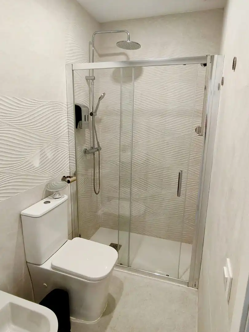 Baño de Apartamento en venta en Puerto de la Cruz con Amueblado, Lavadora y Microondas