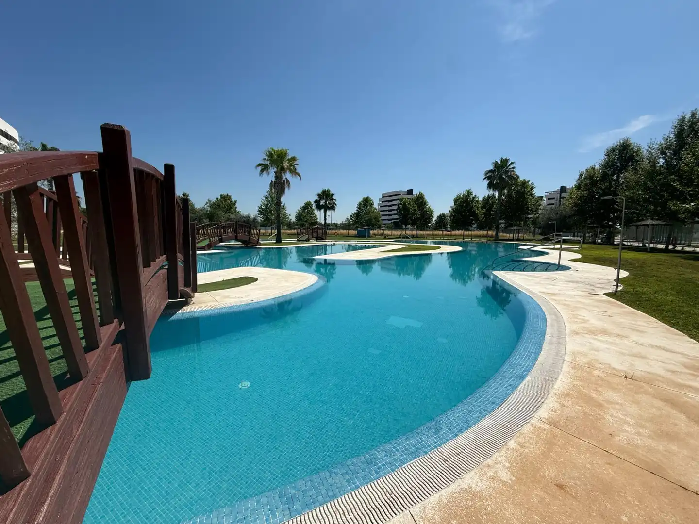 Schwimmbecken von Wohnung zur Miete in Sevilla mit Klimaanlage