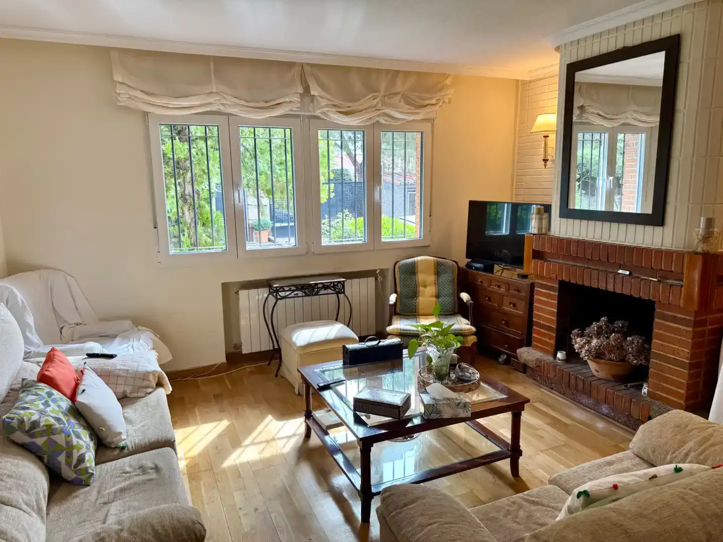Sala de estar de Piso en venta en Las Rozas de Madrid con Aire acondicionado, Jardín privado y Parquet