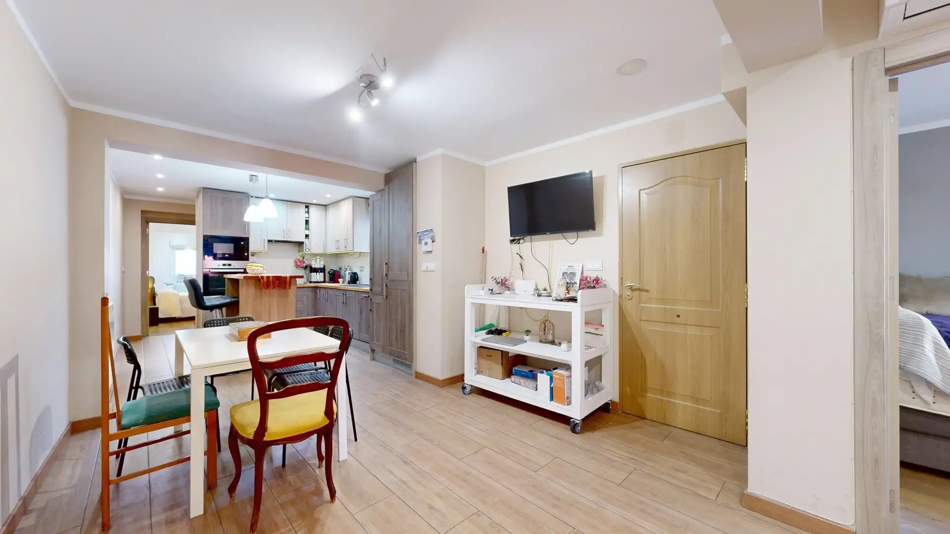 Flat for sale in Torrent  with Air Conditioner, Private garden and Balcony