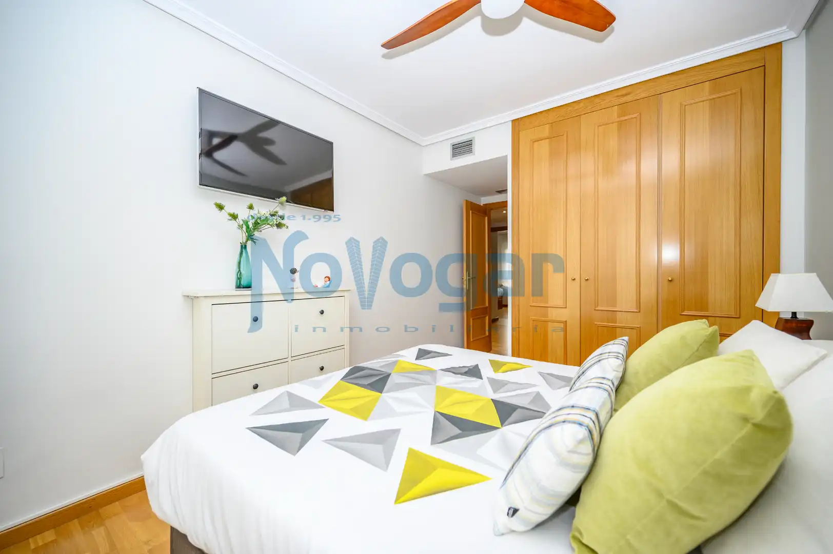 Bedroom of Flat for sale in Móstoles  with Air Conditioner, Heating and Parquet flooring