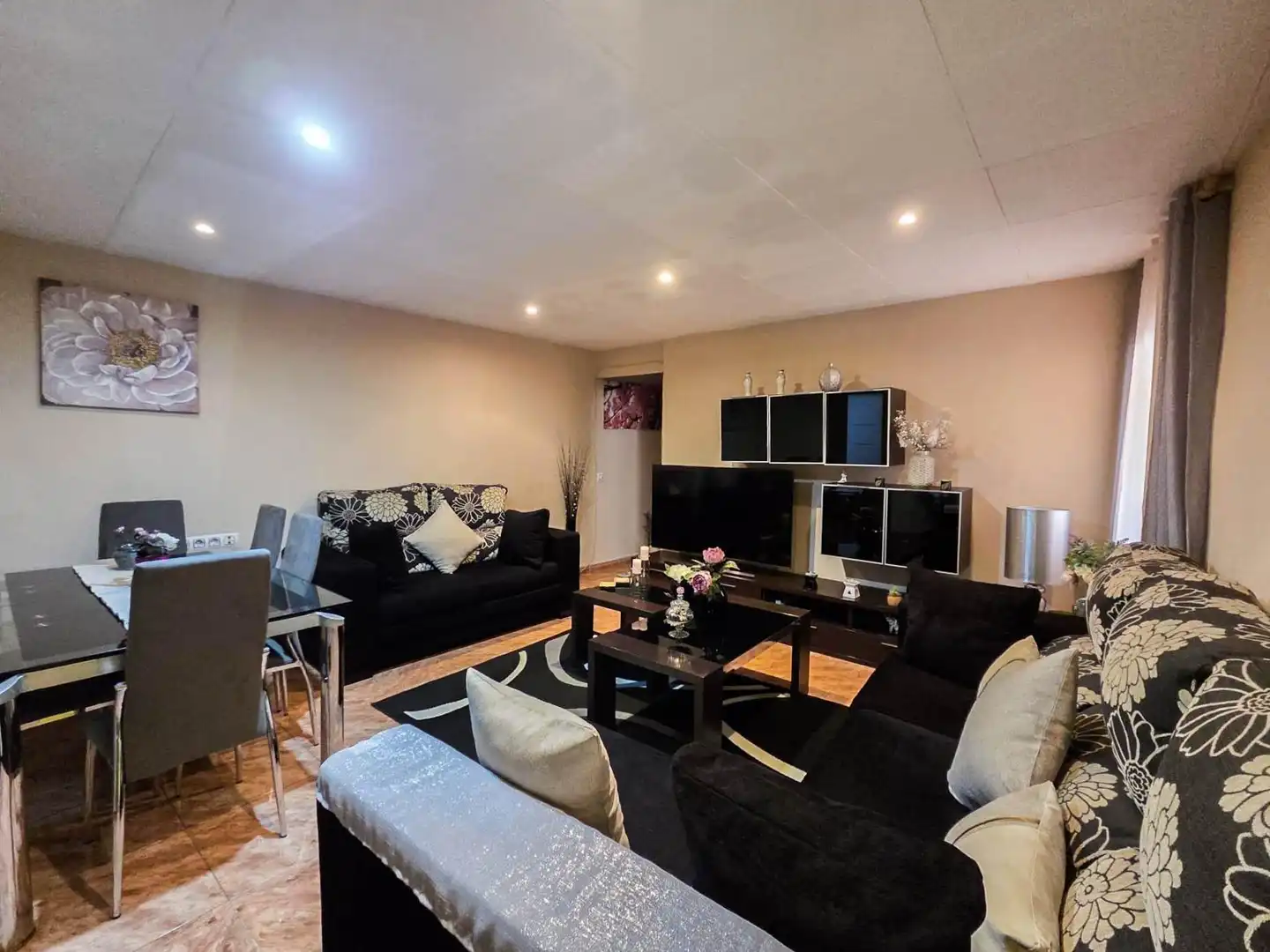 Sala de estar de Casa adosada en venta en Martorell con Aire acondicionado, Terraza y Trastero