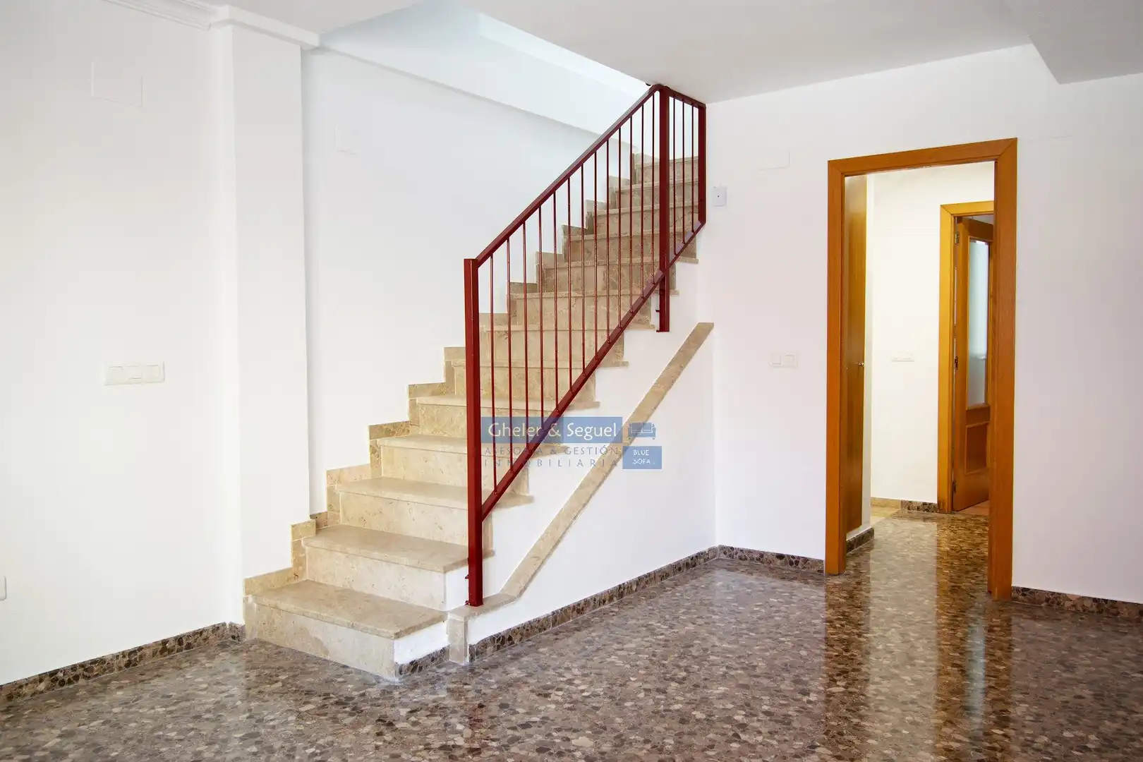 Casa adosada en venta en Sagunto / Sagunt con Terraza y Balcón