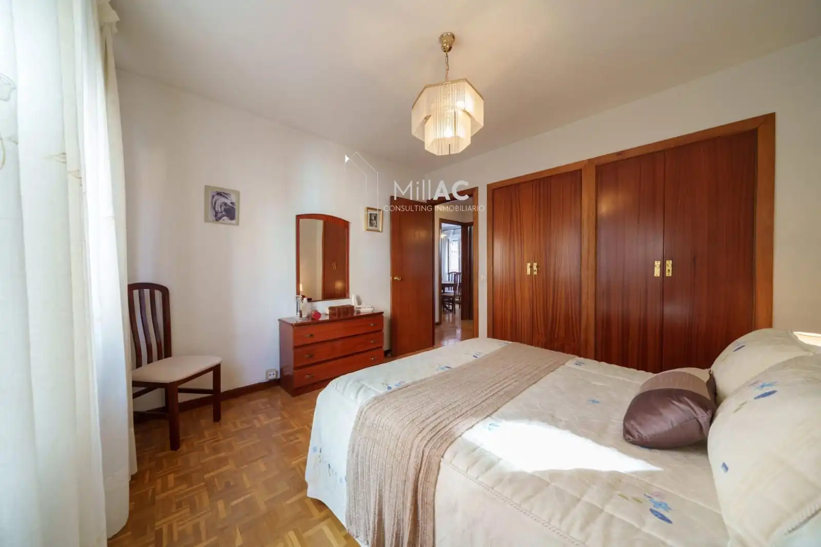 Dormitori de Pis en venda en Madrid amb Calefacció, Parquet i Terrassa