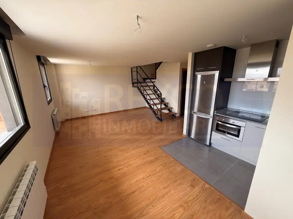 Apartamento con ascensor en venta en Poligono 20 Paraje 155 Partelacuesta, imagen 2