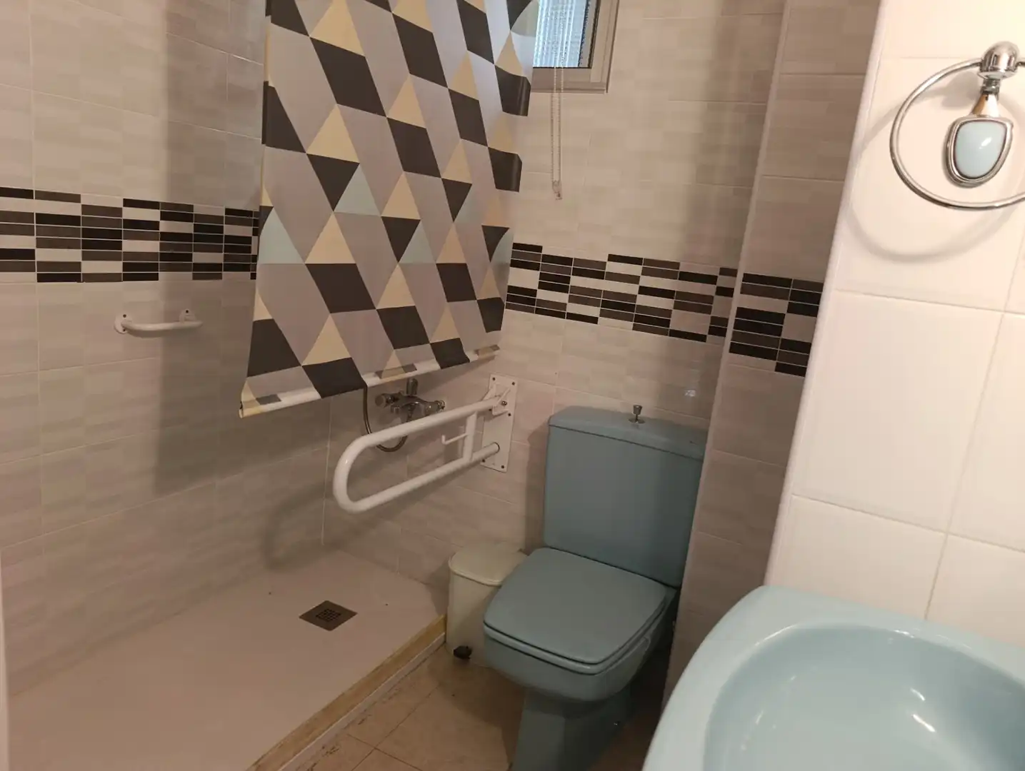 Bathroom of Flat for sale in Dos Hermanas  with Air Conditioner