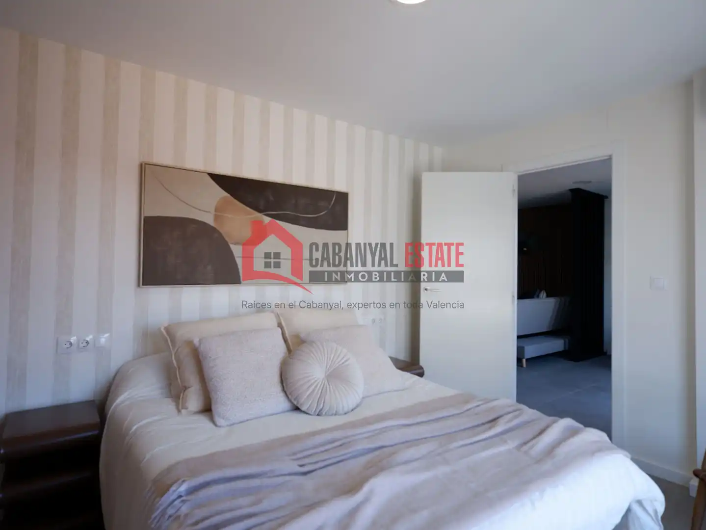 Dormitori de Apartament de lloguer en Valencia amb Aire condicionat, Moblat i Balcó