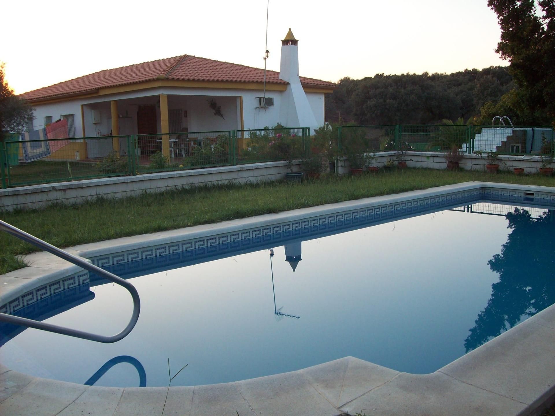 Piscina de Casa o xalet en venda en Badajoz Capital amb Terrassa i Piscina