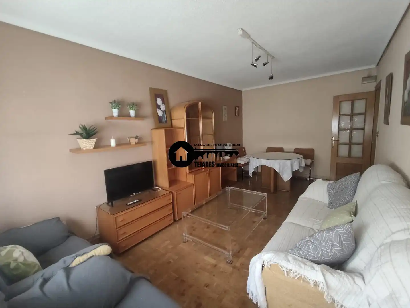 Living room of Flat for rent in Albacete  with Heating, Parquet flooring and Balcony