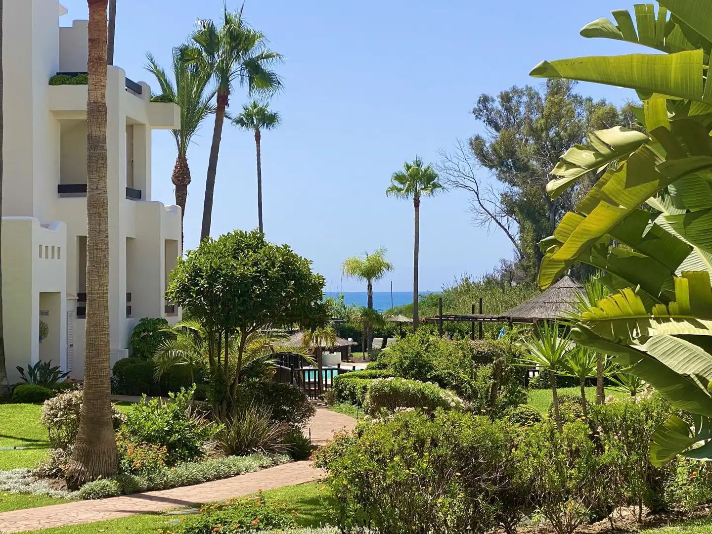 Garden of Flat for sale in Estepona  with Air Conditioner, Terrace and Storage room