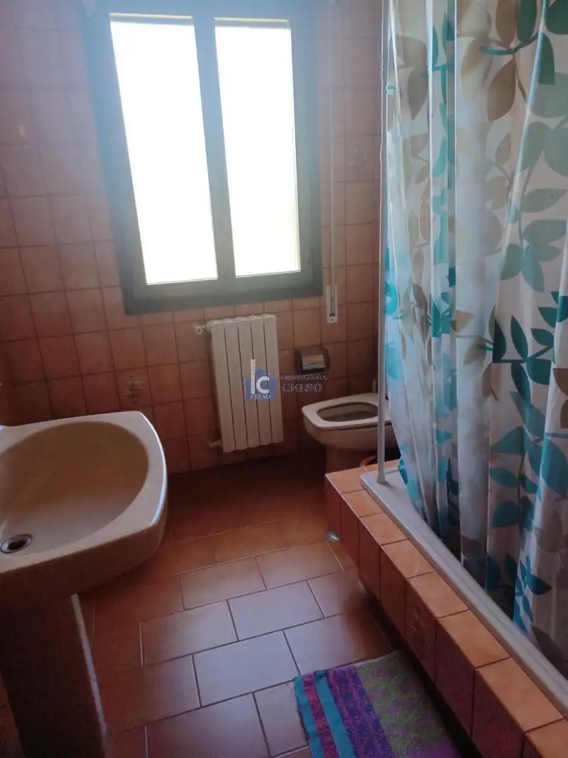 Baño de Casa o chalet en venta en Ourense Capital  con Calefacción, Jardín privado y Amueblado