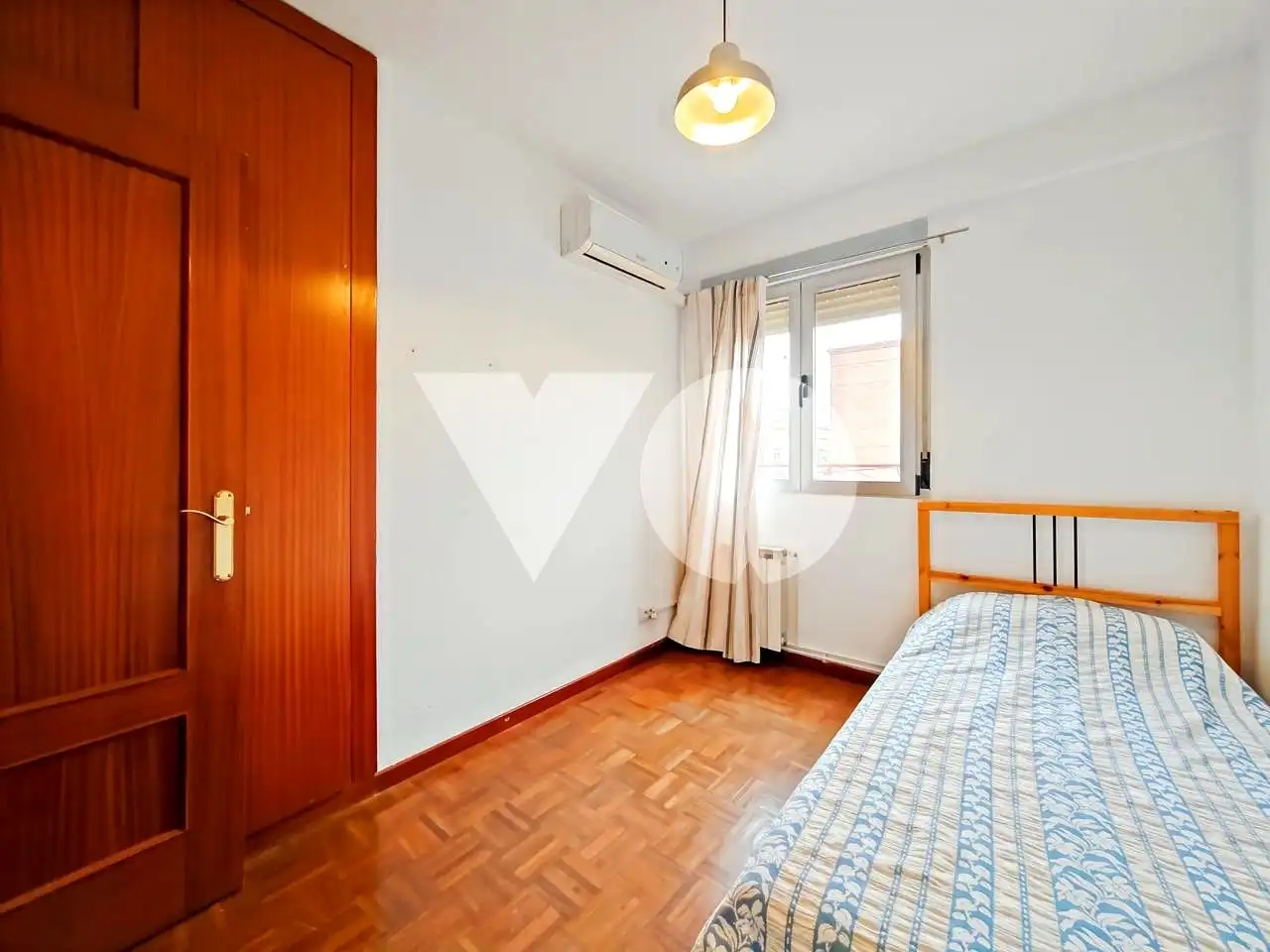 Schlafzimmer von Wohnung zum Verkauf in Barajas