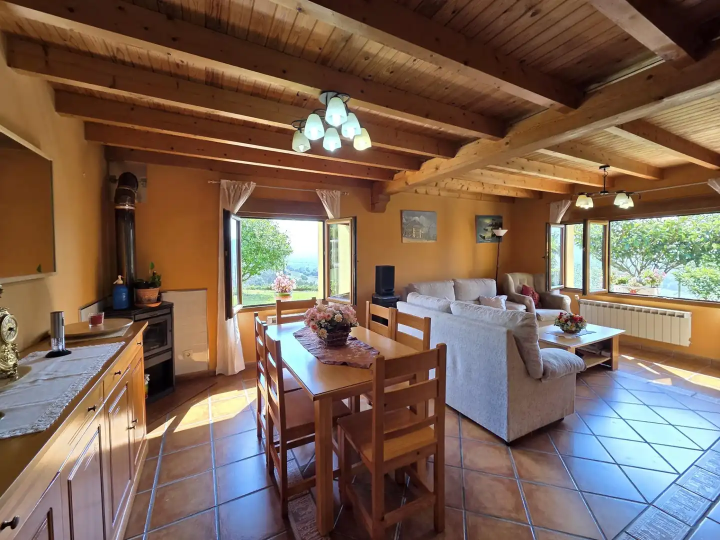 Wohnzimmer von Haus oder Chalet zum Verkauf in Piélagos mit Privatgarten, Terrasse und Abstellraum