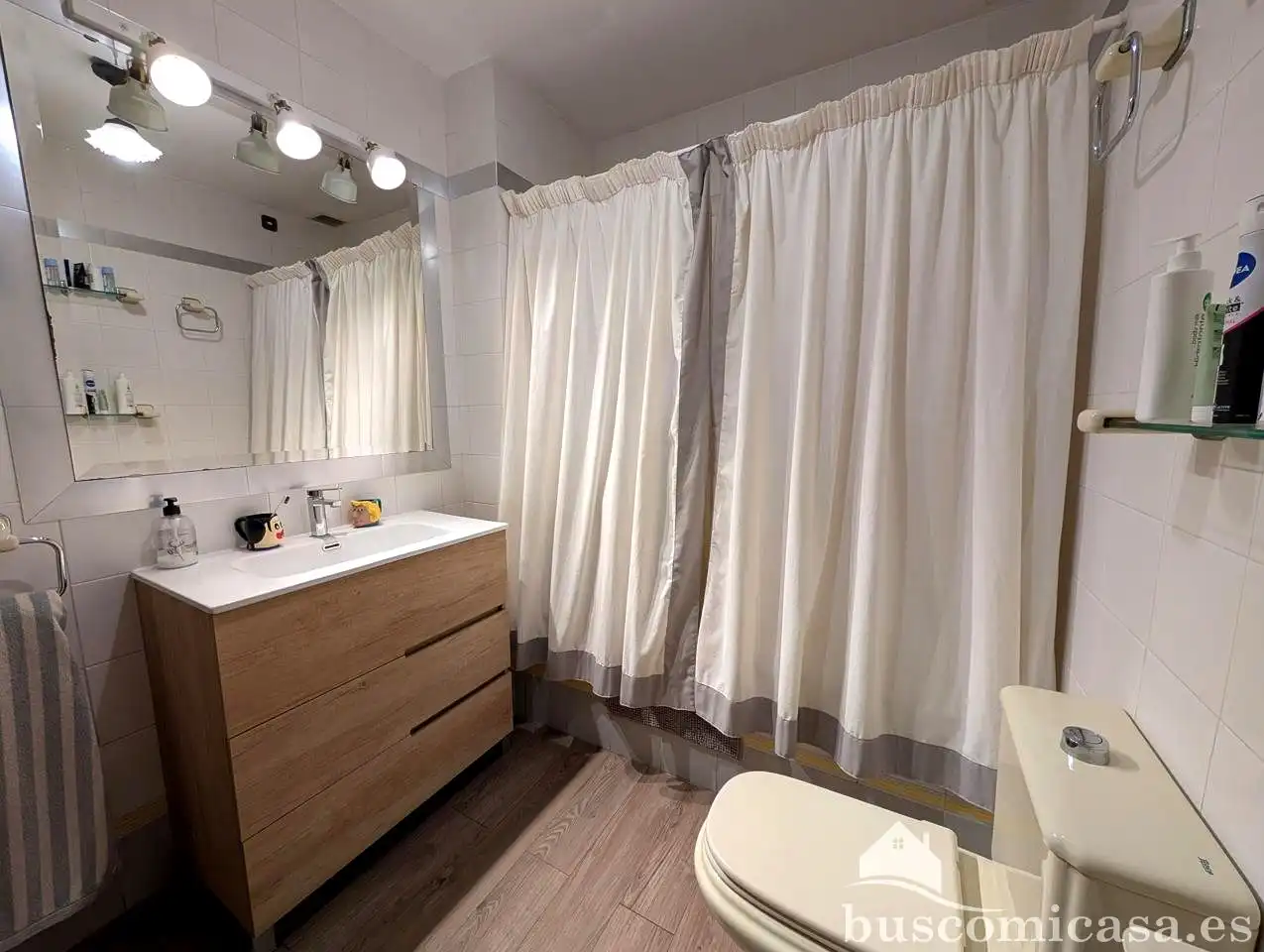 Baño de Dúplex en venta en Linares con Aire acondicionado, Terraza y Trastero