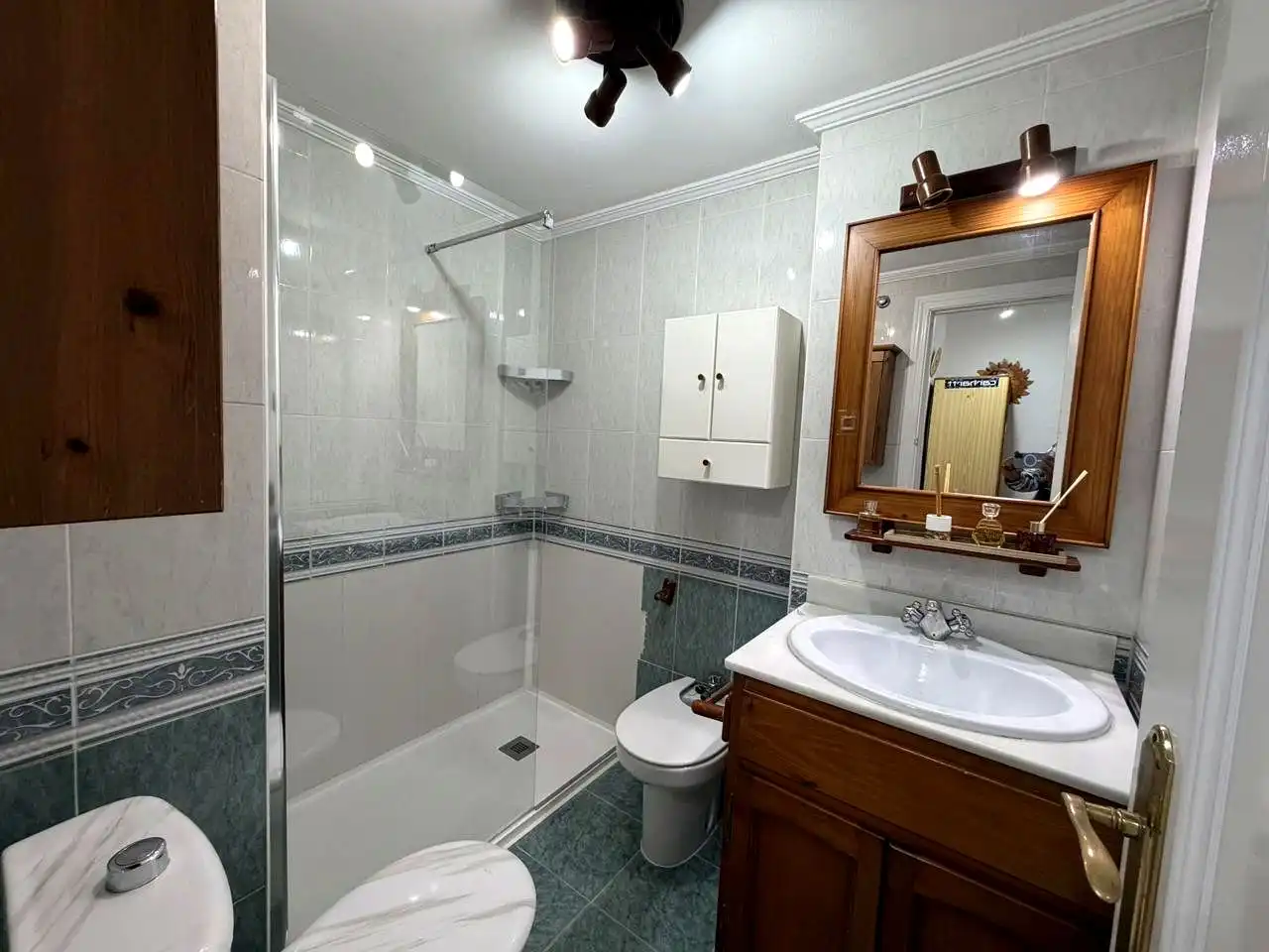 Bathroom of Flat for sale in Sevilla  with Terrace