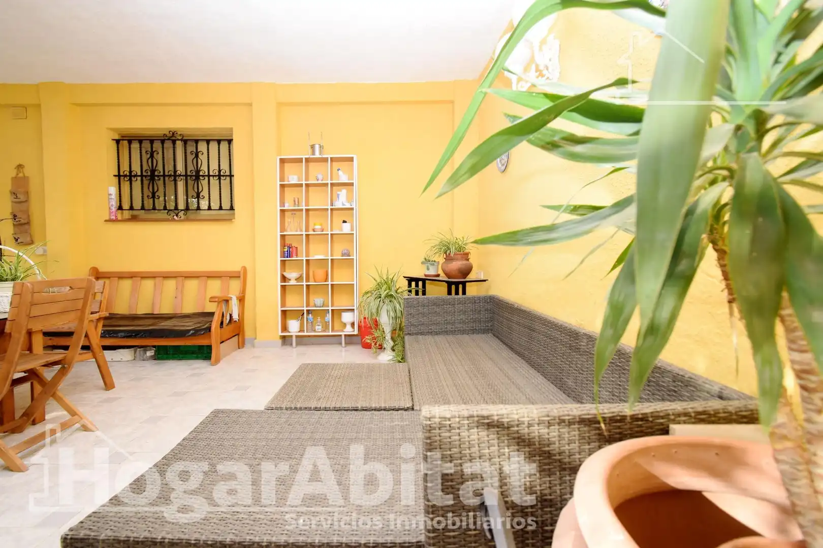 Sala d'estar de Casa o xalet en venda en Llíria amb Jardí privat, Terrassa i Traster
