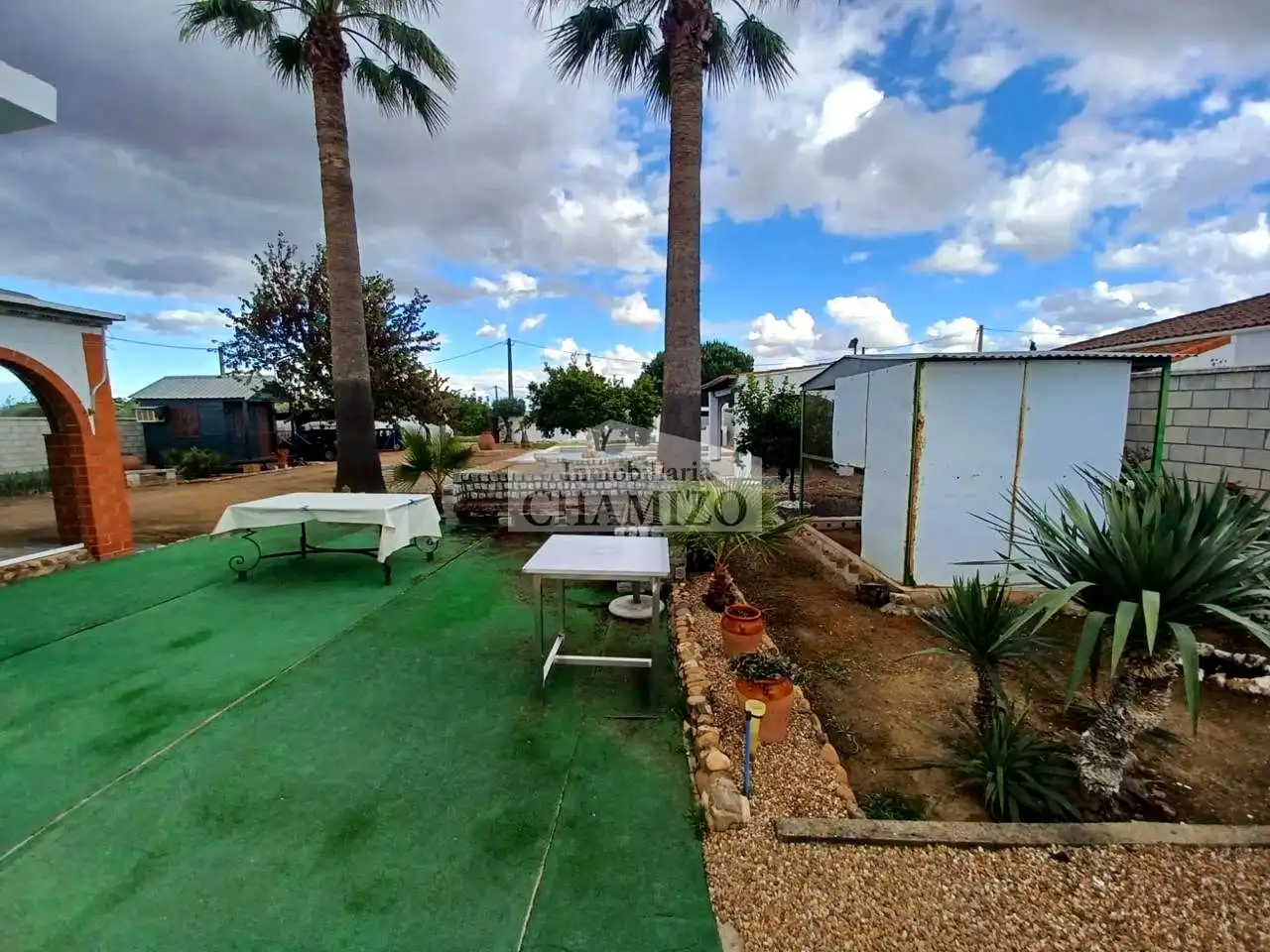 Vista exterior de Casa o xalet en venda en Villanueva de la Serena amb Aire condicionat, Calefacció i Jardí privat