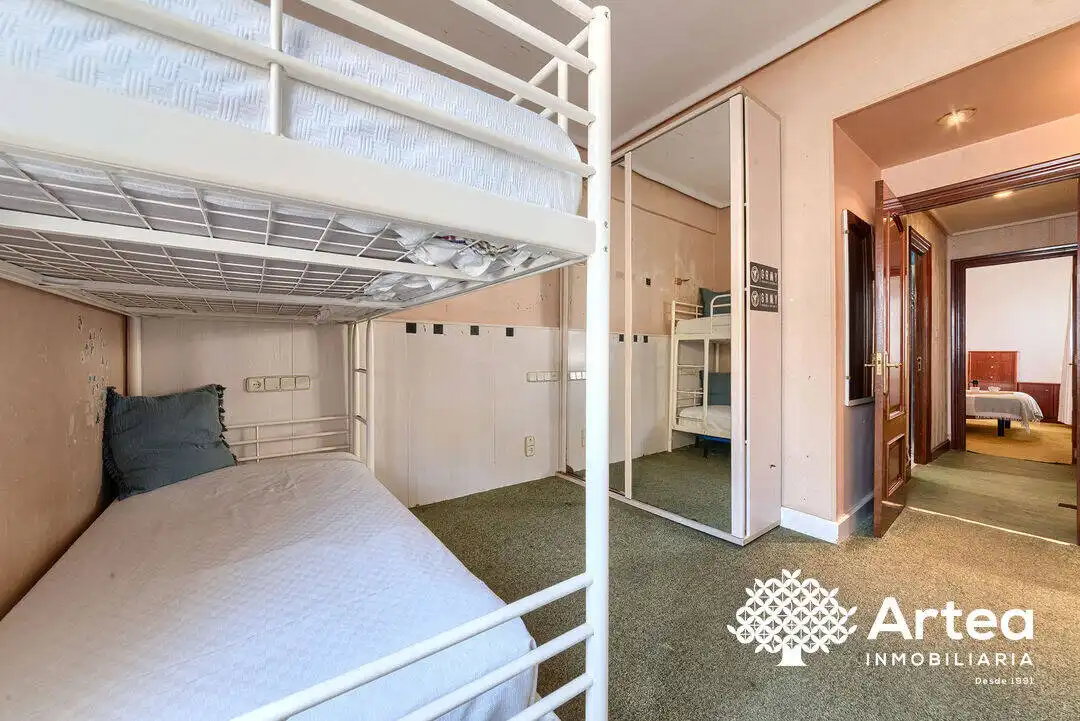 Bedroom of Flat for sale in Bilbao   with Heating