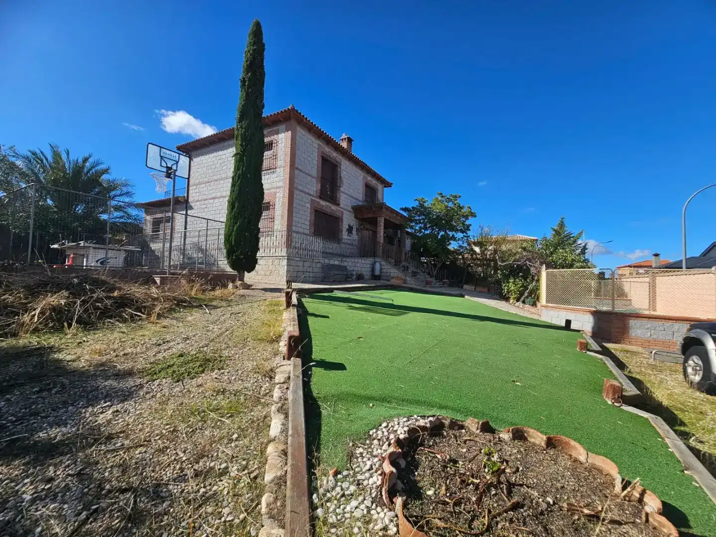 Vista exterior de Casa o xalet en venda en Navahermosa amb Aire condicionat, Piscina i Balcó