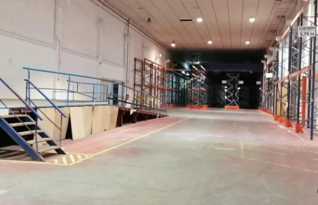 Industrial building for sale in Calle de Gambrinus 61, imagen 7