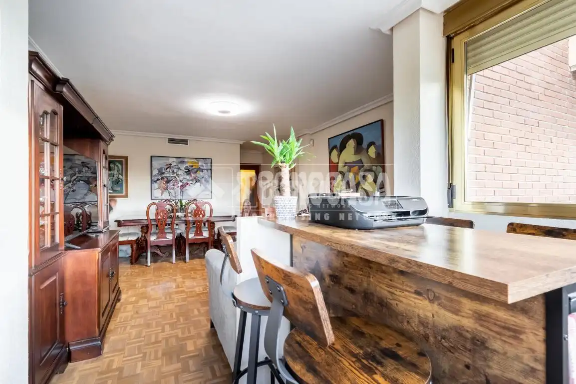 Comedor de Piso en venta en Las Rozas de Madrid con Terraza y Trastero