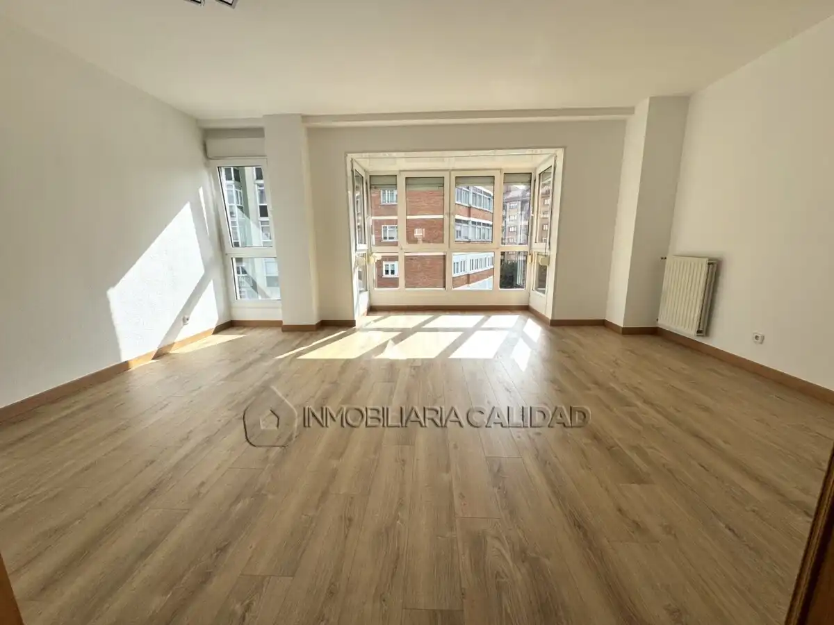 Living room of Flat for rent in Burgos Capital  with Heating, Storage room and Pets allowed