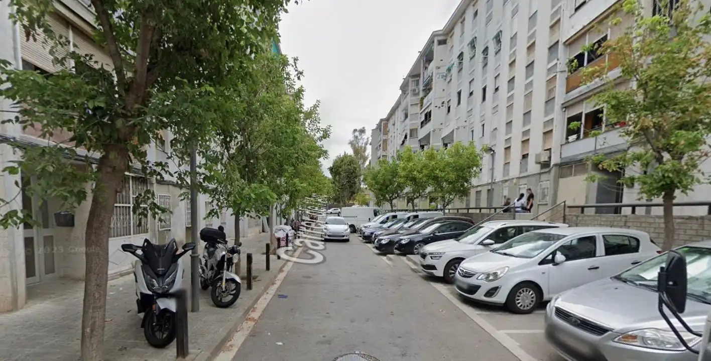 Parking de Piso en venta en Cornellà de Llobregat