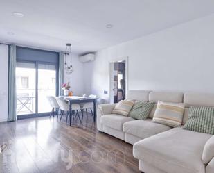 Living room of Flat for sale in Cornellà de Llobregat  with Air Conditioner, Heating and Balcony