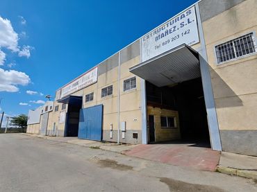 Industrial building for sale in Calle ESTRIBO 18