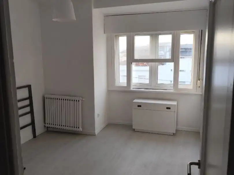 Piso de alquiler en Vigo  con Calefacción, Parquet y Amueblado