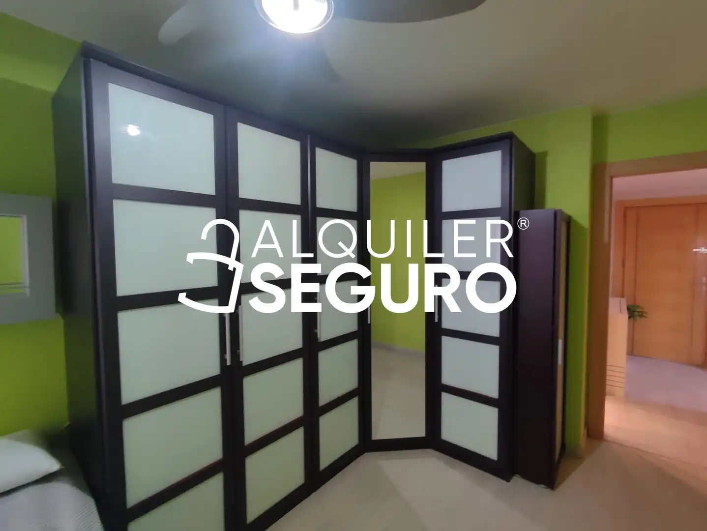 Habitación de Piso de alquiler en Zaragoza con Aire acondicionado, Calefacción y Amueblado