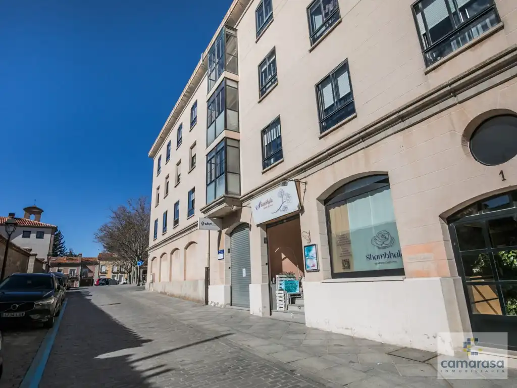 Vista exterior de Local en venta en Ávila
