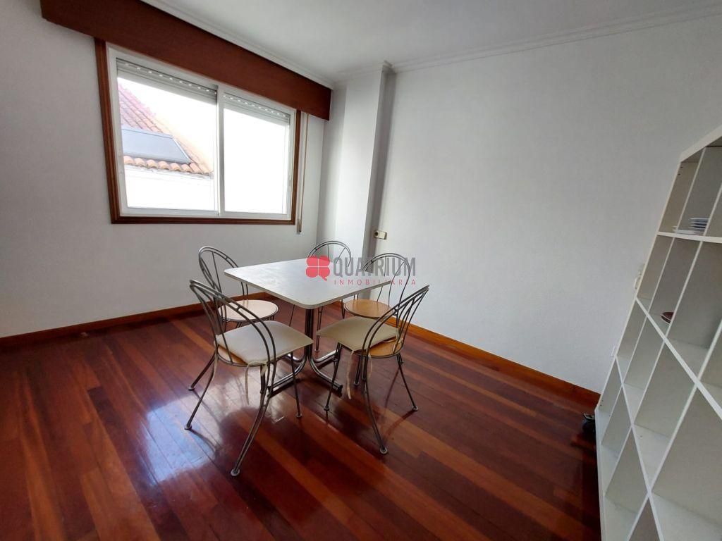 Comedor de Piso en venta en Santiago de Compostela  con Calefacción y Trastero