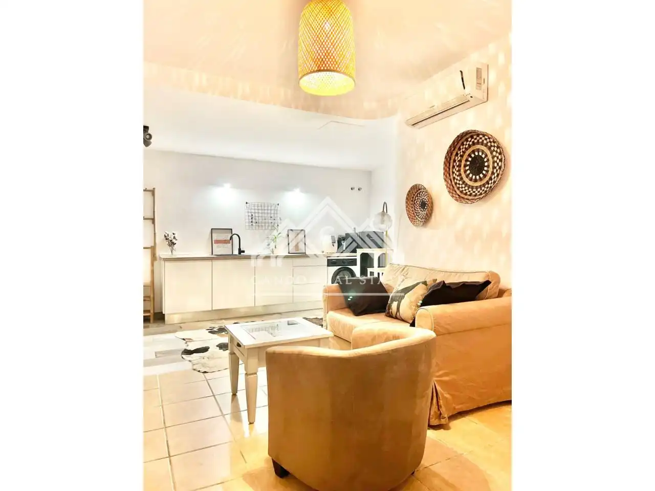 Sala d'estar de Casa adosada en venda en Dos Hermanas amb Aire condicionat