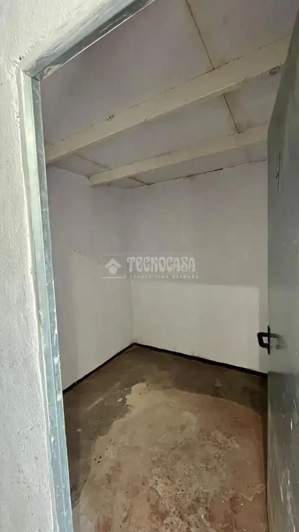 Premises for sale in Alcalá de Guadaira  with Air Conditioner and Heating